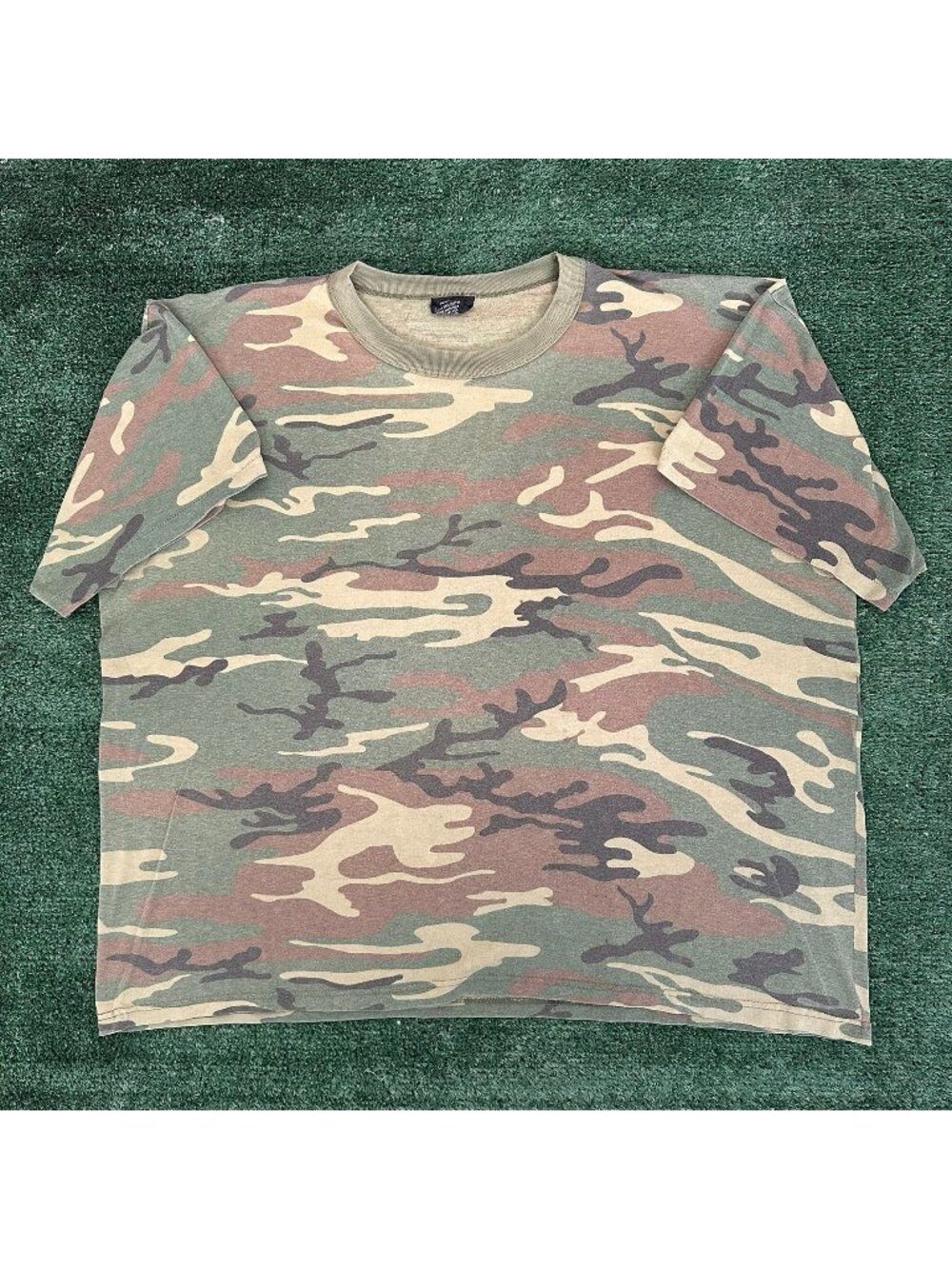 Vintage 90s Rothco Woodland Camo T-Shirt Sun Faded Boxy XXL Gorpcore Grunge Punk